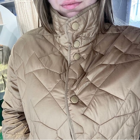 Fuchs Schmitt Camel Quilted Lightweight Waterproof Jacket with Fuchsia Border - Picture 9 of 10